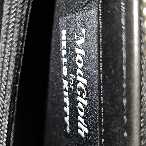 ModCloth x Hello Kitty Bows Camp Director Zipped wallet - Picture 5 of 8